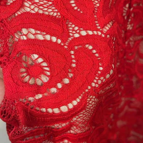 Red laced romper - Picture 3 of 4